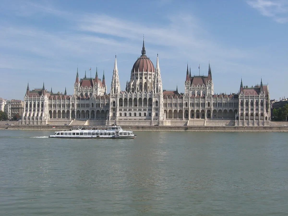 Rail travel and destination illustration for Hungary by train with the Interrail Global Pass