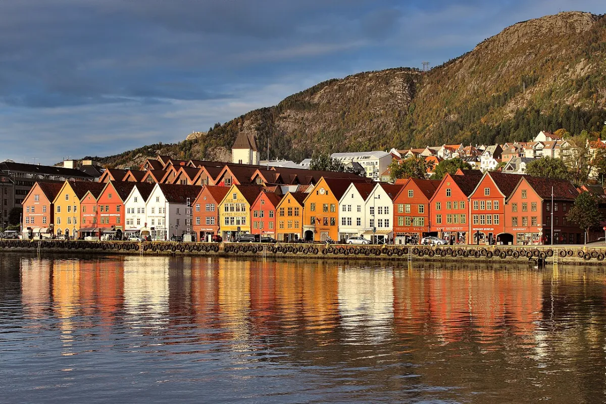 Rail travel and destination illustration for Bergen by train: Global Pass travel guide