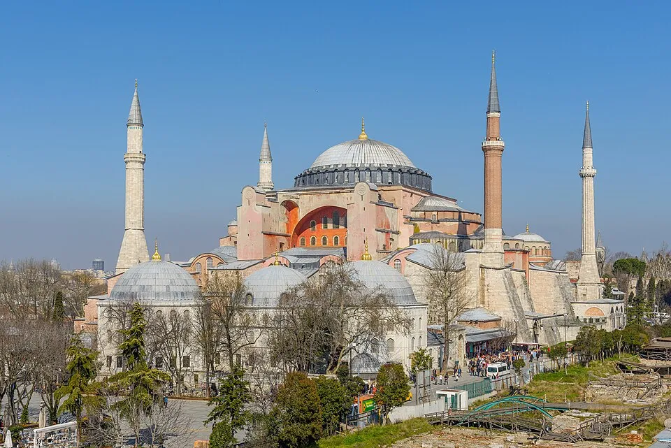 Rail travel and destination illustration for Turkey by train with the Interrail Global Pass
