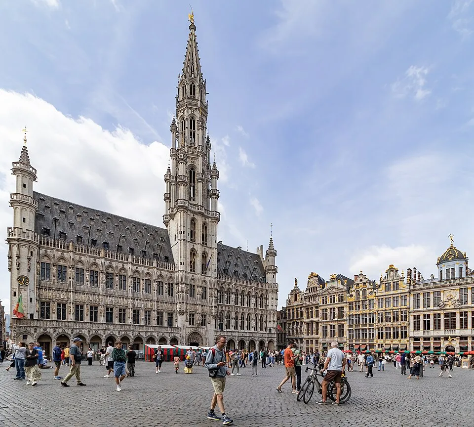 Rail travel and destination illustration for Brussels by train: Global Pass travel guide