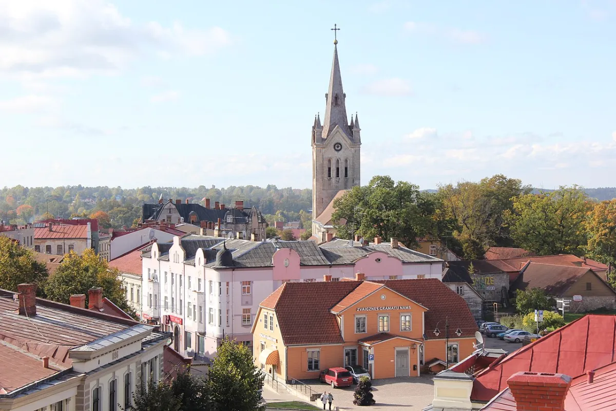 Photograph of C&emacr;sis, a destination on a European rail journey